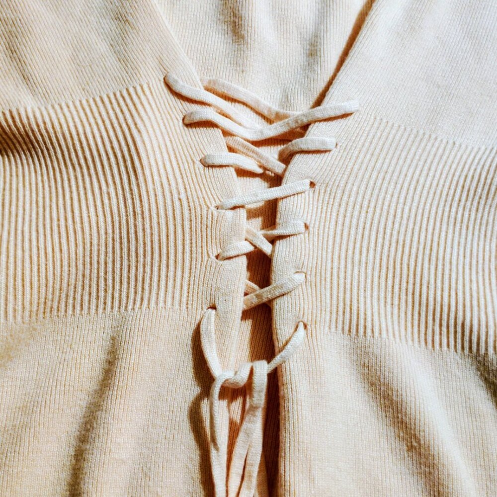 IMMODEL LACE-UP KNIT TOP - Picture 4 of 5